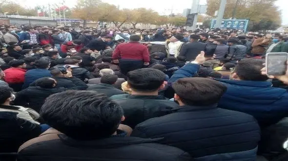 تجمع مردمی در شهرکرد برای پیگیری مشکلات کم‌ آبی + فیلم