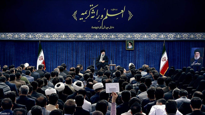 حضرت آیت‌الله خامنه‌ای رهبر معظم انقلاب اسلامی صبح امروز ( چهارشنبه ) در دیدار صدها نفر از نخبگان علمی، نفرات برتر المپیادها و آزمون‌ ورودی دانشگاه‌ها،