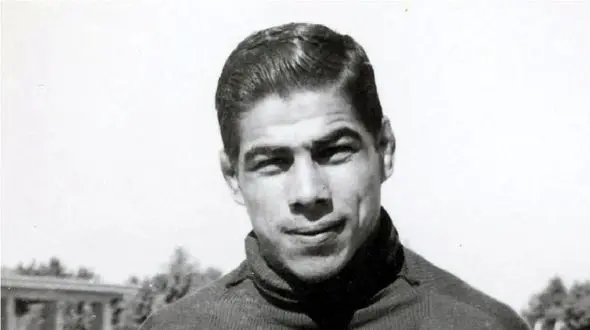 سفر به ایام قدیم نوروز 1338؛ شهناز و محمدرضا پهلوی در حال تماشای کشتی غلامرضا تختی