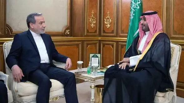دیدار عراقچی با محمد بن سلمان ولیعهد عربستان سعودی + فیلم