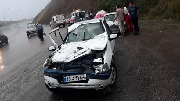 تصادف وحشتناک کامیون با پژو در محور آستارا- اردبیل