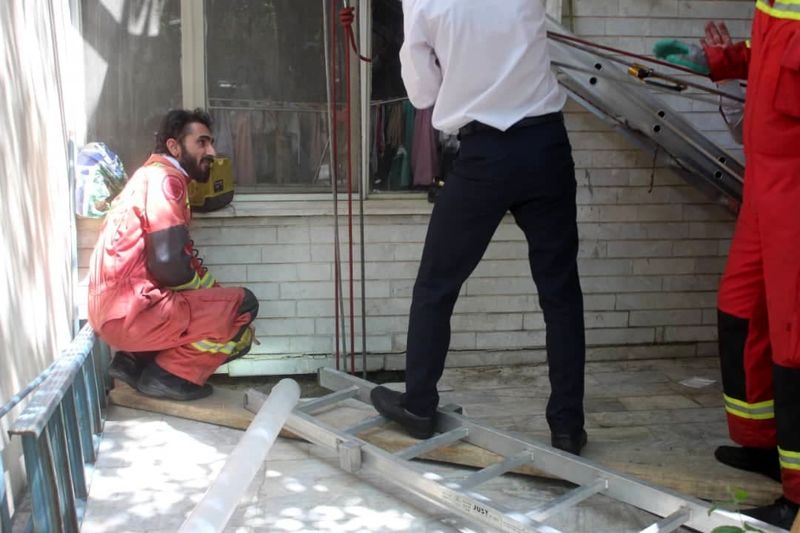 سقوط زن در چاه در شخر ری 