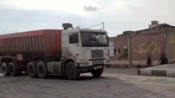 توقف تریلی با راننده 13 ساله در محور یزد_میبد