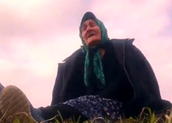آواز محلی؛ ننه بزرگ پیر هنوزه که هنوزه پای شالیزاره با کمر خمیده میخونه صداش خداست