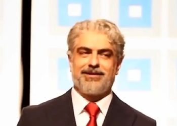فیلم آواز باشکوه و احساسی مهدی پاکدل با آهنگ در این دریا شجریان / چقد صدای نابی داره و خوب میخونه !
