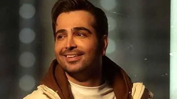 دانلود آهنگ فرزاد فرخ / ترانه پرطرفدار  عاشقت میمانم ای عشق + متن کامل