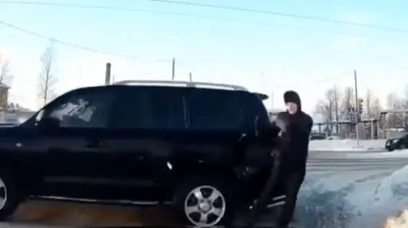 ببینید / سرنوشت تلخ یک مرد در روز روشن + فیلم