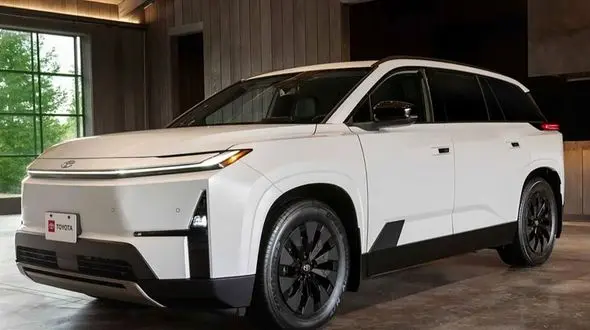 معرفی تویوتا هایلندر EV 2027؛ اولین SUV برقی 3 ردیفه تویوتا / عکس