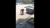 ببینید یک مرد با زن جوان در خیابان چه کرد؟!+فیلم