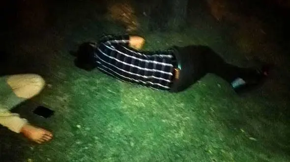 دانشجویان دانشگاه خوارزمی شب را پشت درهای خوابگاه گذراندند/ مسئولین خوابگاه مانع ورود دانشجویان به خوابگاه شدند+فیلم 