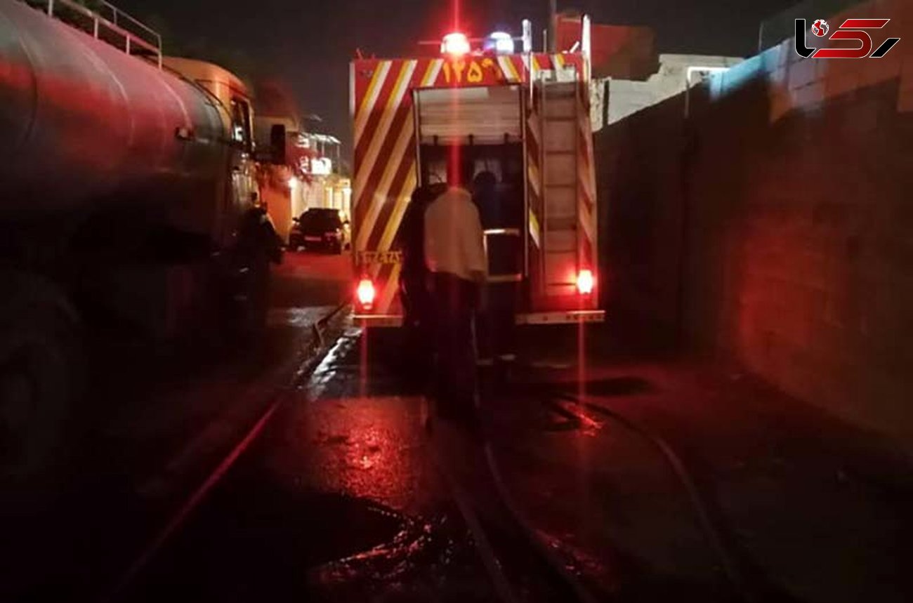 کارگاه مبلمان در تهران آتش گرفت / پلیس راهور ترافیک را کنترل کرد