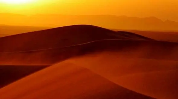 
طرحی عجیب برای بارش باران در صحرای آفریقای جنوبی
