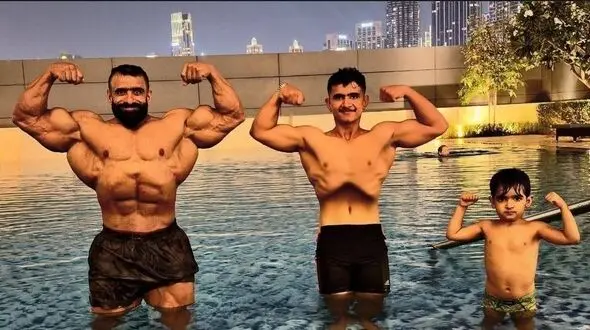 عکس/ هادی چوپان: پسرم تو برافراشته از خاک ایرانی، کَر باش، کور باش، لال باش و فقط به آینده و عرش نشاندن ایران