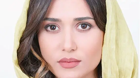 این مرد عکس های پریناز ایزدیار را خراب کرد ! / خرابکاری خانم بازیگر جلوی دوربین عکاسان  !