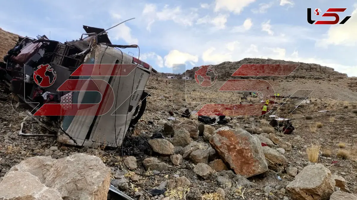 فیلم واژگونی مرگبار اتوبوس در محور اصفهان–یاسوج / سفر شبانه با 3 کشته و 15 زخمی