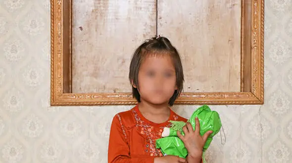 سکوت دلخراش بهاره / در خرابه چه بر سر او آمد؟ / گفتگو با خانواده دختر بچه + فیلم و عکس 