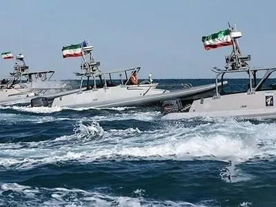 نیروی دریایی ایران؛  رخ به رخ با دشمن / عکس و مشخصات زیردریای های ایران