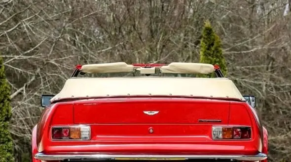 ونتیج ولانته؛ یک کلاسیک مدرن از دل تاریخ بریتانیا + عکس