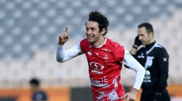 بازیکن محبوب پرسپولیس سکوتش را شکست؛ تمدید قرارداد یا خداحافظی؟