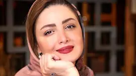 عکس ها / نگاهی به چیدمان و دکوراسیون خلاقانه خانه شیلا خداداد / از تابلوهای خاص تا مبلمان و شومینه عهد بوقی