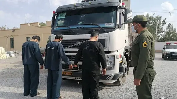 انهدام باند سرقت پسته در انار/  20 تن پسته سرقتی به ارزش 15 میلیارد ریال کشف شد + تصاویر
