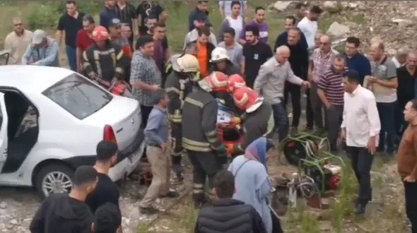 مرگ هولناک پسر 14 ساله در ال نود مچاله شده / گاردریل خودرو را شکافت + فیلم 