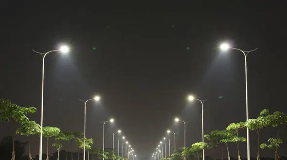  اصلاح روشنایی معابر درون و بین شهری گیلان