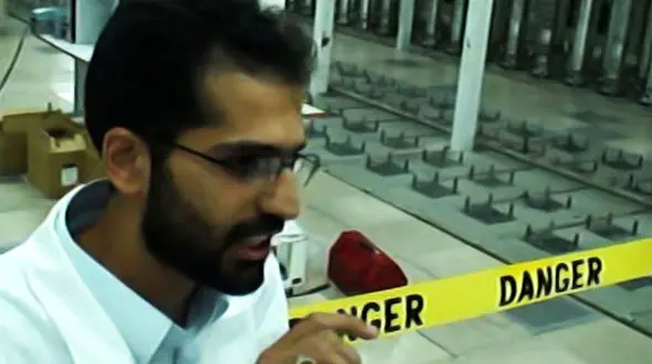 ناگفته‌هایی درباره شهید احمدی روشن / قضیه حضور ۳ تفنگدار در سازمان انرژی اتمی!+ تصاویر