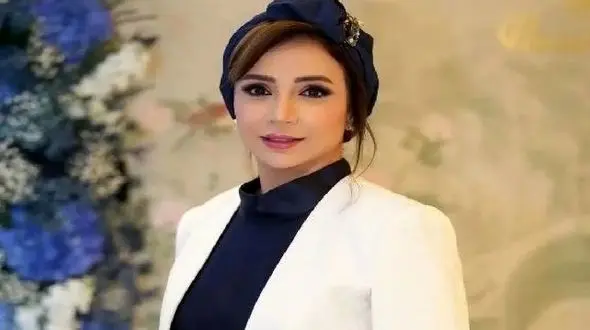 فیلم معماری خلاقانه / شبنم قلی خانی توی خونه اش عتیقه فروشی داره ساعت طلاکاریش حسابی تو چشمه  ... چیدمان عهد عتیه و دلبرانه ....