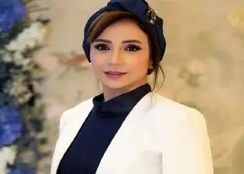 فیلم معماری خلاقانه / شبنم قلی خانی توی خونه اش عتیقه فروشی داره ساعت طلاکاریش حسابی تو چشمه  ... چیدمان عهد عتیه و دلبرانه ....