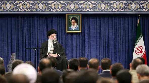 تنها راه پایان جنگ در منطقه کم شدن شرّ آمریکا است/ نخبگان را در همه عرصه‌ها وارد میدان کنیم