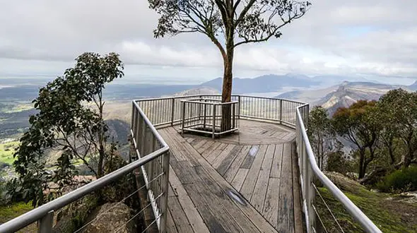 مرگ وحشتناک یک زن به خاطر عکس سلفی + عکس