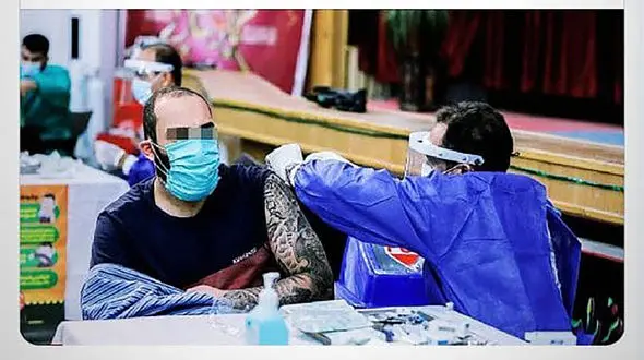 عکس واکسن زدن حمید صفت در زندان ! / اتهامش قتل است + جزییات