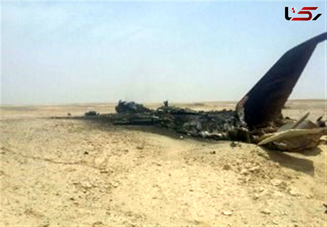 اولین عکس از حادثه سقوط جنگنده ارتش در اصفهان/ 2 خلبان سالم هستند 