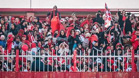 سرقت وسایل زنان هوادار تراکتورسازی از امانات ورزشگاه + عکس و جزییات