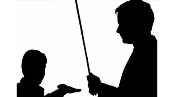 بینی شکسته و پرده گوش پاره؛ تنبیه دانش‌آموز توسط مدیر به‌خاطر یک شوخی 