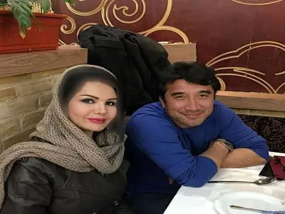 عکس سومین و جوانترین زن خداداد عزیزی /  بچگی فلاکت باری داشتم / اگر فوتبال بلد نبودم باز هم شرایطم بدبختی بود / آن زمان ساعت 4 صبح از خانه فرار می کردیم تا پدرم ما را نبیند!