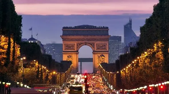 عکس دوگل در شانزه لیزه