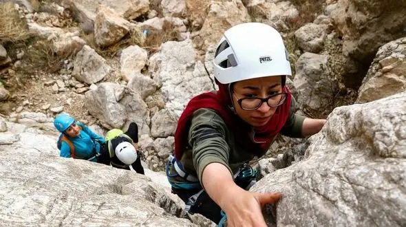 حمله بیولوژیک به دختران! / زنان می دانند چه می خواهند، شما نمی دانید در کجای تاریخ ایستاده اید