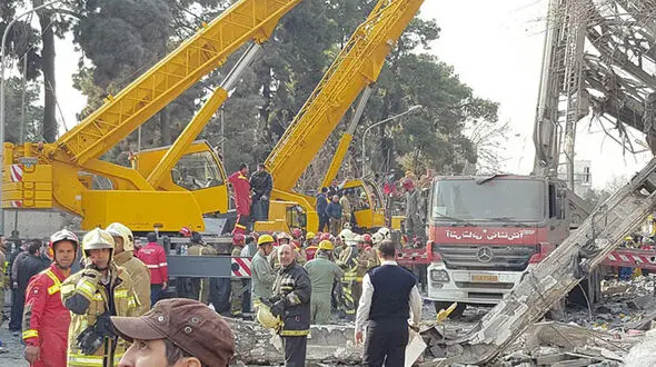 خطر ریزش برای ساختمان مجاور پلاسکو / مسئولان ابراز نگرانی کردند