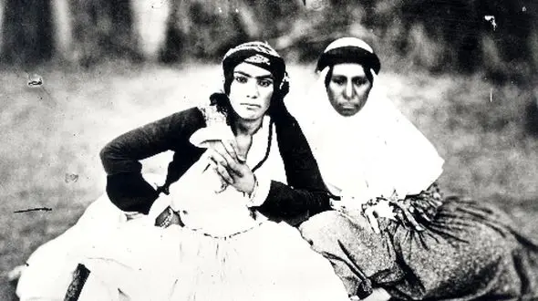 عکس / نگاهی به پوشش تاریخی زنان کرمانشاهی در 150 سال قبل