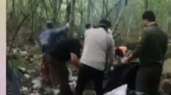 کشف جنازه سوخته یک زن از زیر خاک در جنگل نور + عکس