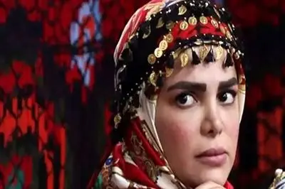 خلاقیت هنرمندانه «نازار» سریال نون خ برای طراحی کیک تولد با برگ های خوش رنگ پاییزی