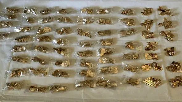 این طلاها در بدن  مسافر مرز بازرگان جاسازی شده بود + عکس 