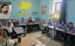 داستان تنها معلم یک روستا؛ از ایجاد کلاس هوشمند برای ۳۸ دانش آموز ابتدایی تا قرض گرفتن میکروسکوپ برای مدرسه / بنیاد مسکن پای کار نیامد!