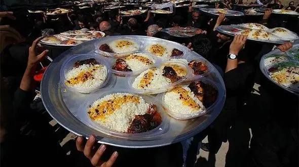 هیات‌های بالای شهر تهران پیتزا، چنجه و کوبیده نذری دادند !