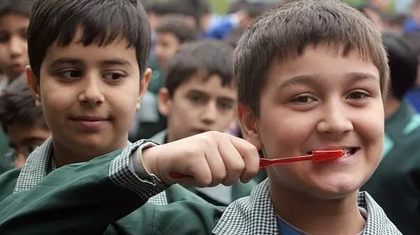 هشدار درباره پوسیدگی دندان کودکان؛ از توزیع مسواک تا فلورایدتراپی رایگان