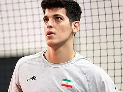 فیلم آواز جگرسوز صابر کاظمی، ستاره جوان پَرپَر شده والیبال ایران / چقدر دلنشین میخونه / خدا به مادرش صبر بده  ... / روحش شاد