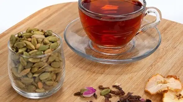 به چای تان هل اضافه کنید + دلایل 