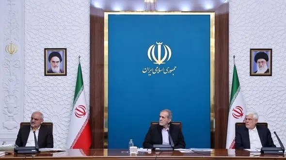 پزشکیان: دولت مصمم به اجرای طرح‌های توسعه‌ای دریامحور است